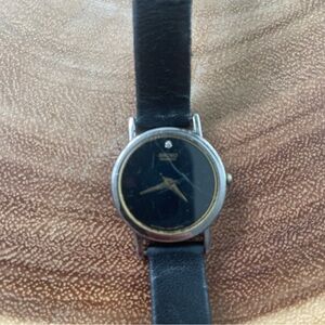 Vintage 1990s SEICO minimalist watches with a diamond